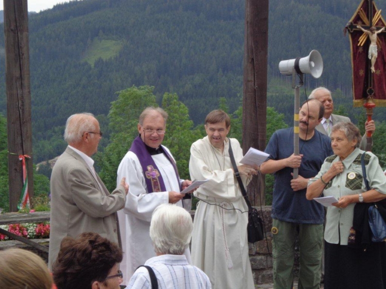 Kreuzweg am Sonntag vor der Messe